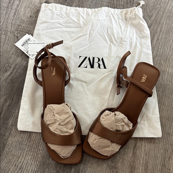 Zara Satin Finished Heel Sandal NWT - Picture 6 of 7